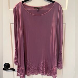 White House Black Market Lavender Lace trim t shirt 3/4 sleeve